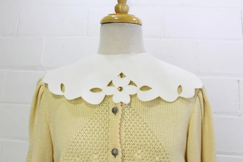 1950s Detachable Collar, Scalloped Edge and Flower Cutwork Embroidery