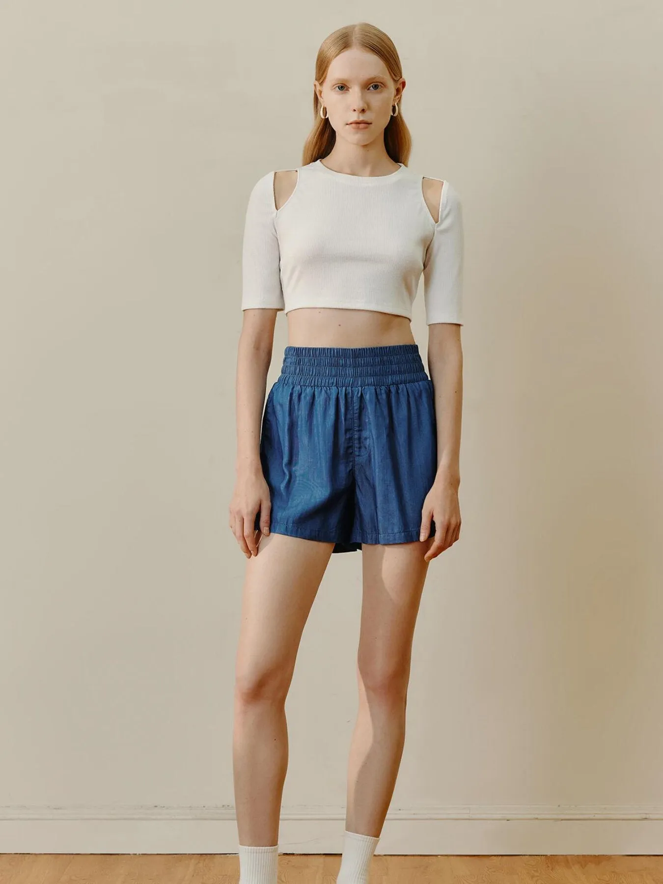 Elastic Waist Plicated Denim Shorts