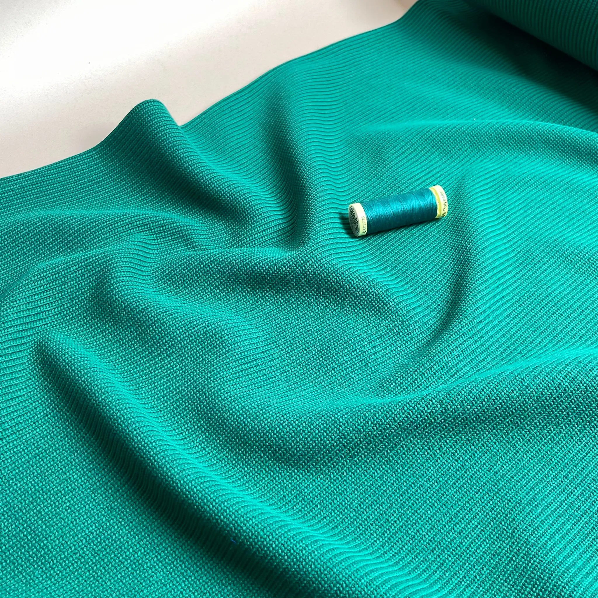 Emerald Ribbed Cotton Cable Knitted Fabric