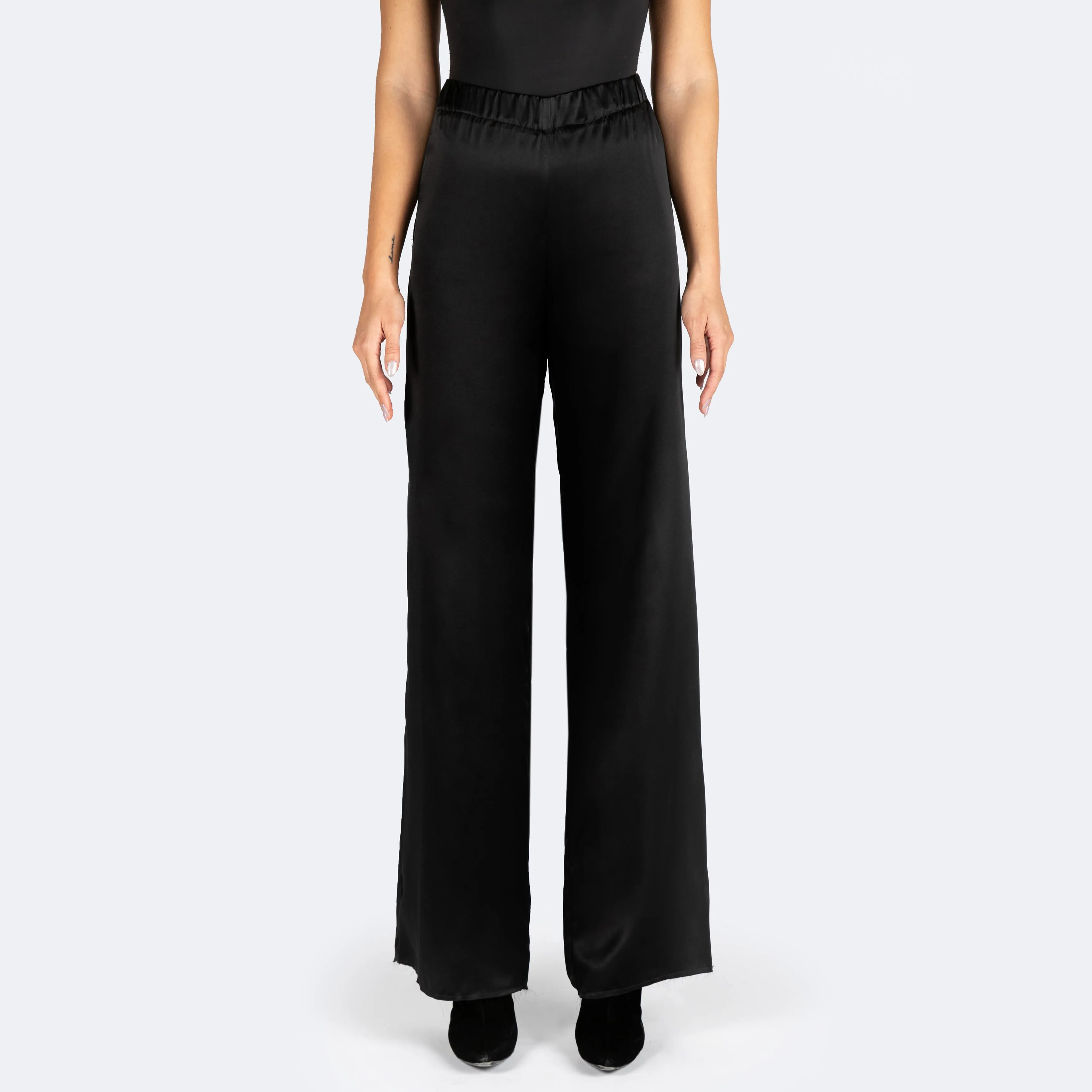 Studio Essential - Lounge Pant - Black