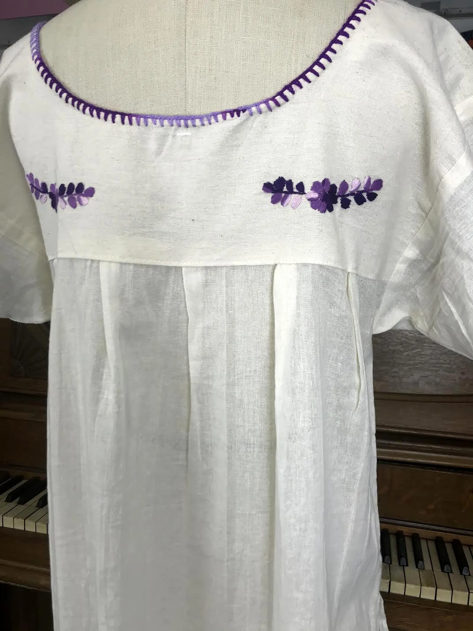 Vintage 70s | Mexican Hippie Cotton Boho Embroidered Puebla Blouse | Medium M